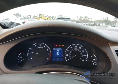 2010 Hyundai Genesis 3.8 z USA, uszkodzony, nr VIN KMHGC4DE1AU075928